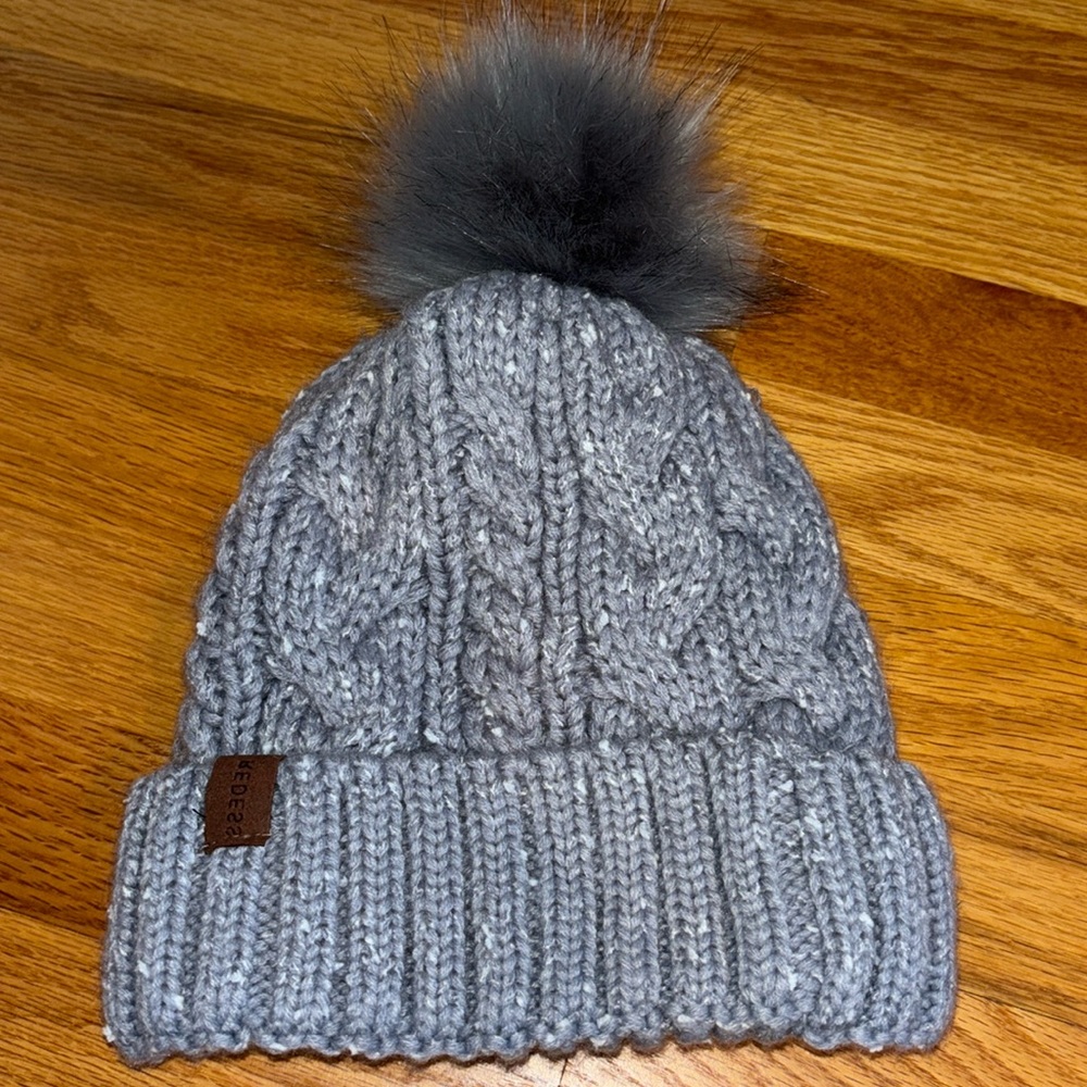 Women’s Redess fleece lined winter hat